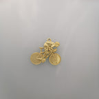 Колоездач – Велосипедист – Мъжки спортен медальон с позлатено покритие – Сребро 925 – Ръчно изработено бижу за любители на колоезденето – SSJ