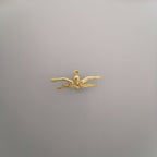 Плуване (Бътерфлай) – Мъжки спортен медальон от сребро 925 с позлатено покритие – Ръчно изработено спортно бижу – Идеален подарък за мъж, фен на плуването – SSJ