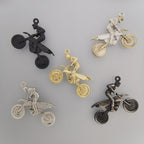 Мотокрос – Мъжки спортен медальон от сребро 925 с частично позлатено покритие – Ръчно изработено спортно бижу – Идеален подарък за мъж, фен на мотокроса – SSJ