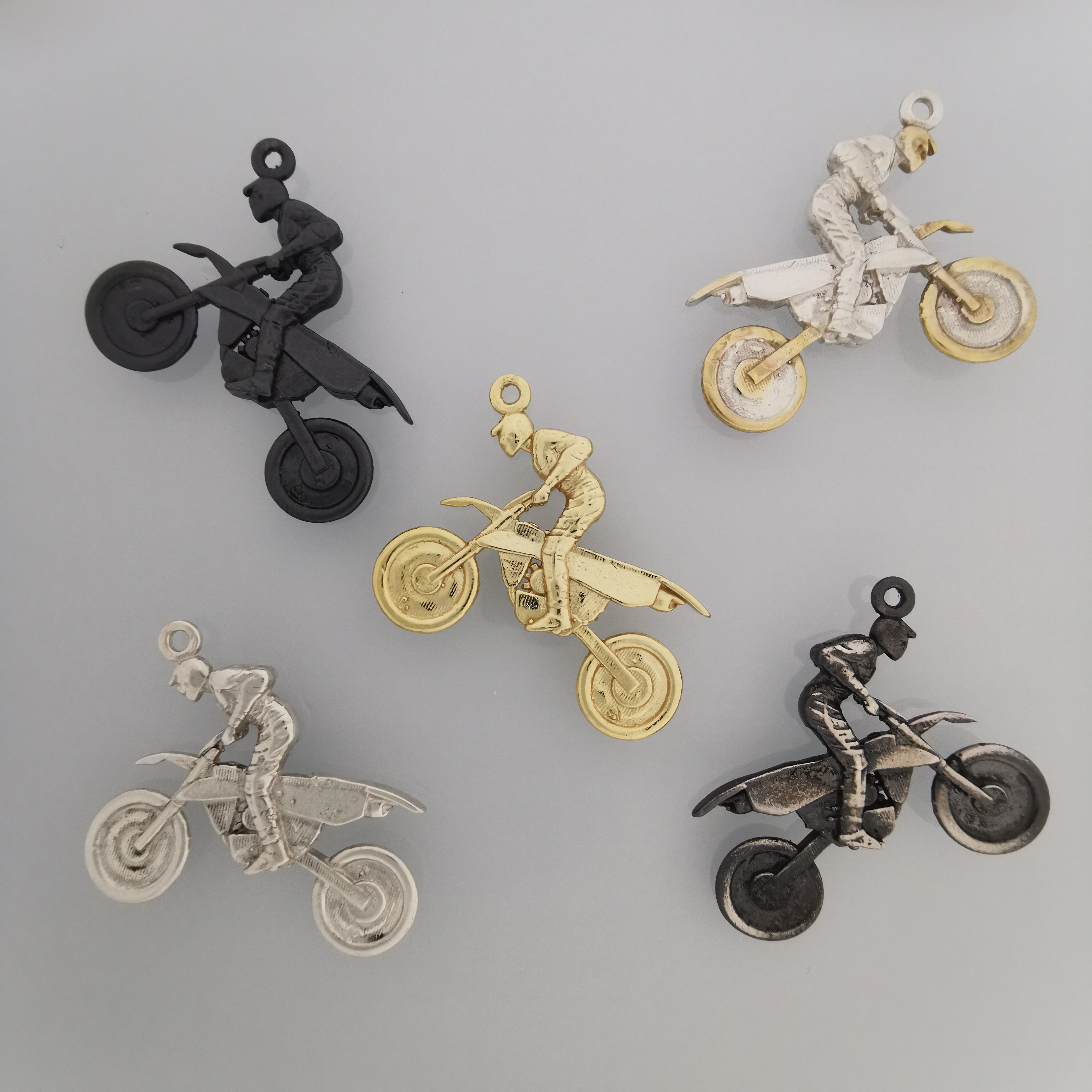 Мотокрос – Мъжки спортен медальон от сребро 925 в класическо сребро – Ръчно изработено спортно бижу – Идеален подарък за мъж, фен на мотокроса – SSJ