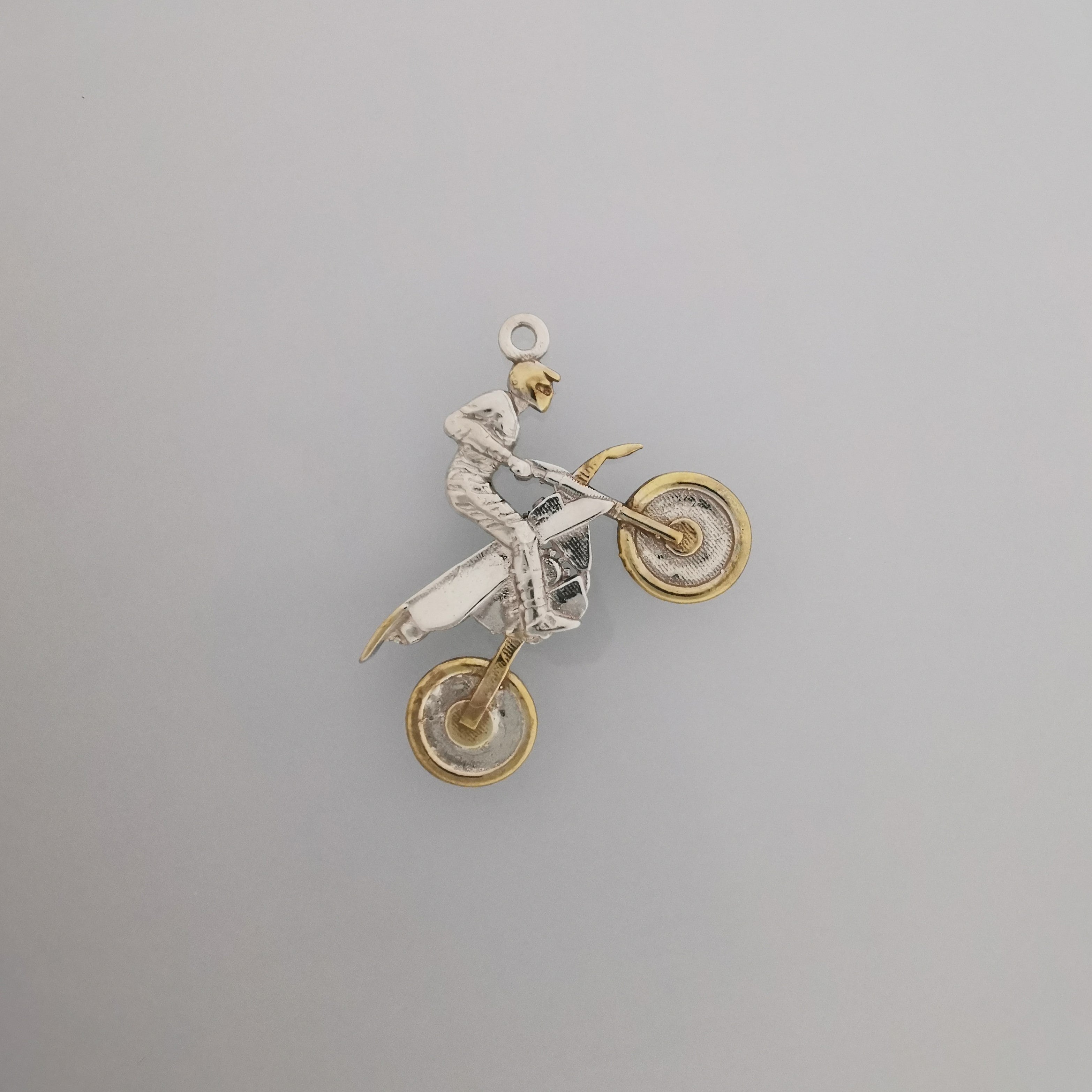 Мотокрос – Мъжки спортен медальон от сребро 925 в класическо сребро – Ръчно изработено спортно бижу – Идеален подарък за мъж, фен на мотокроса – SSJ