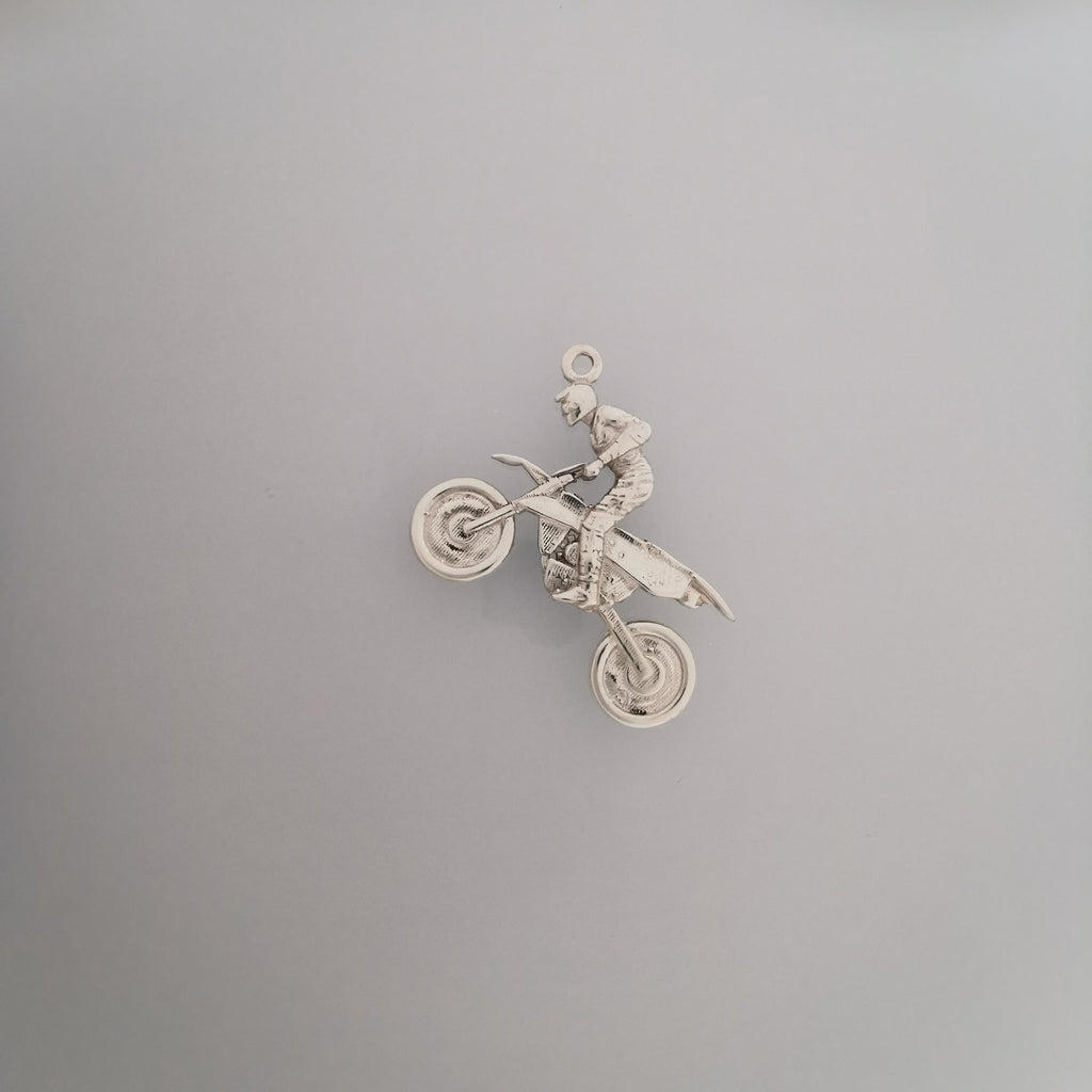Мотокрос – Мъжки спортен медальон от сребро 925 в класическо сребро – Ръчно изработено спортно бижу – Идеален подарък за мъж, фен на мотокроса – SSJ