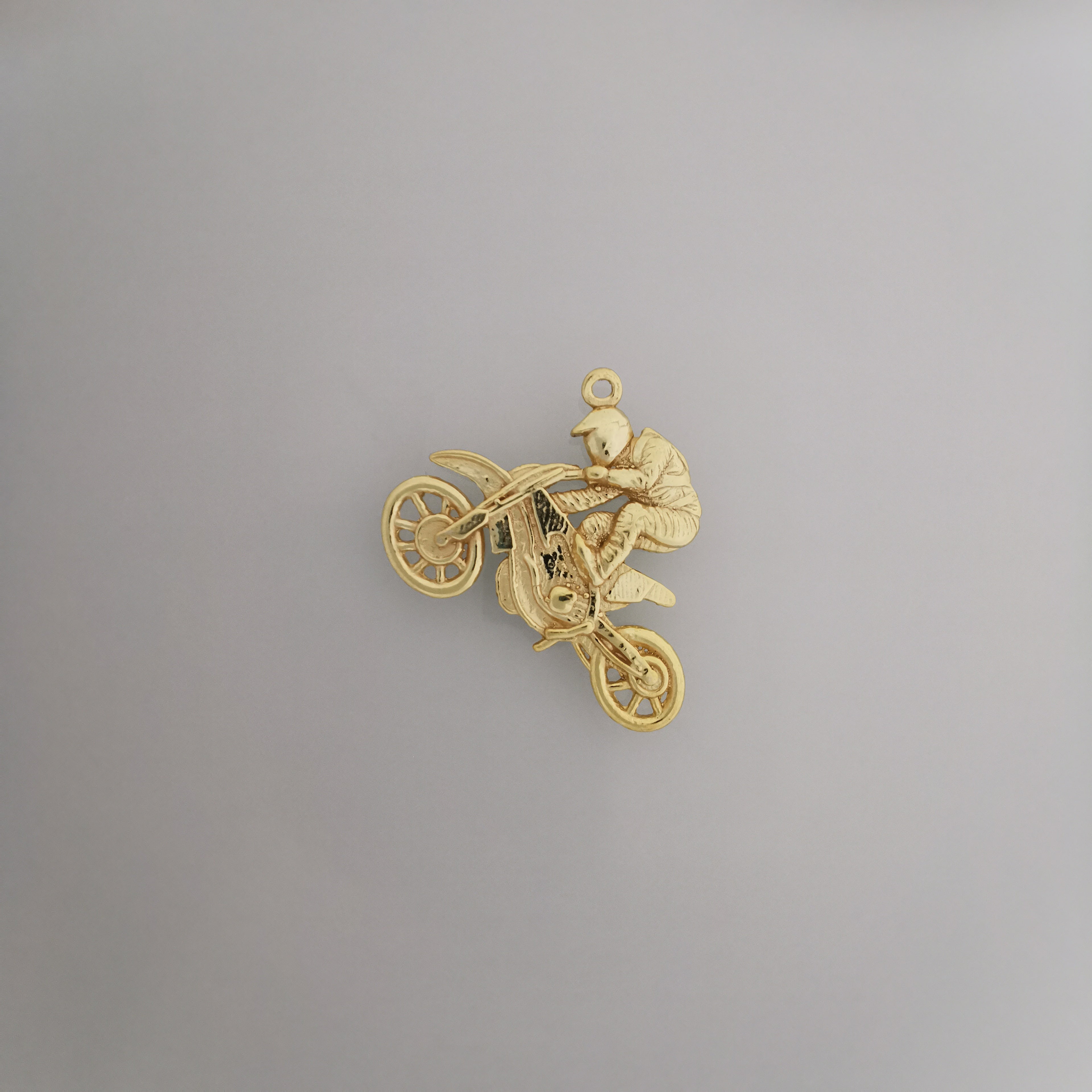 Мотокрос скок – Мъжки спортен медальон от сребро 925 в класическо сребро – Ръчно изработено спортно бижу – Идеален подарък за мъж, фен на мотокроса – SSJ