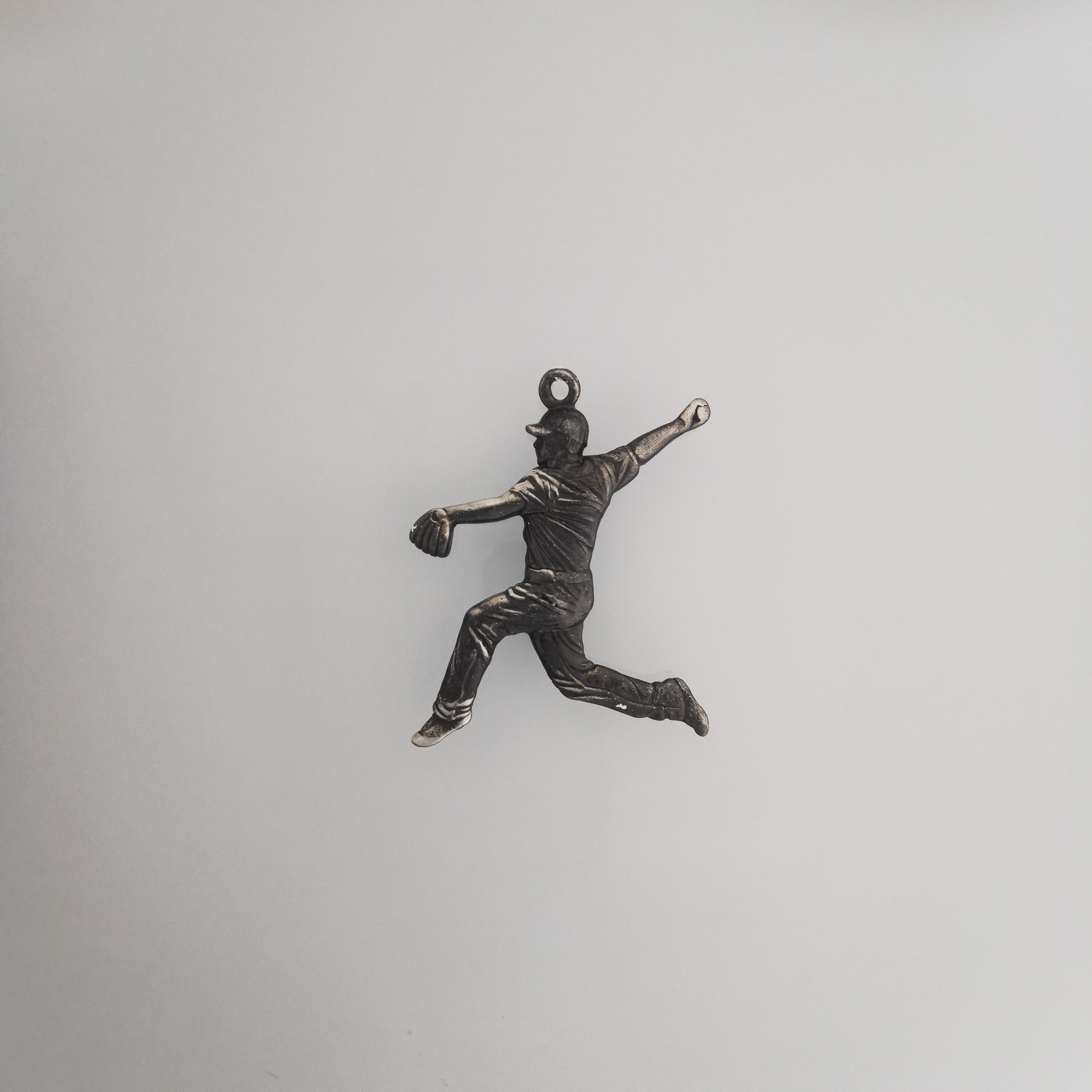 Бейзбол – Мъжки спортен медальон за бейзболист питчър от сребро 925 с винтидж покритие – Ръчно изработено бижу талисман – Идеален подарък за спортисти, треньори и фенове – SSJ