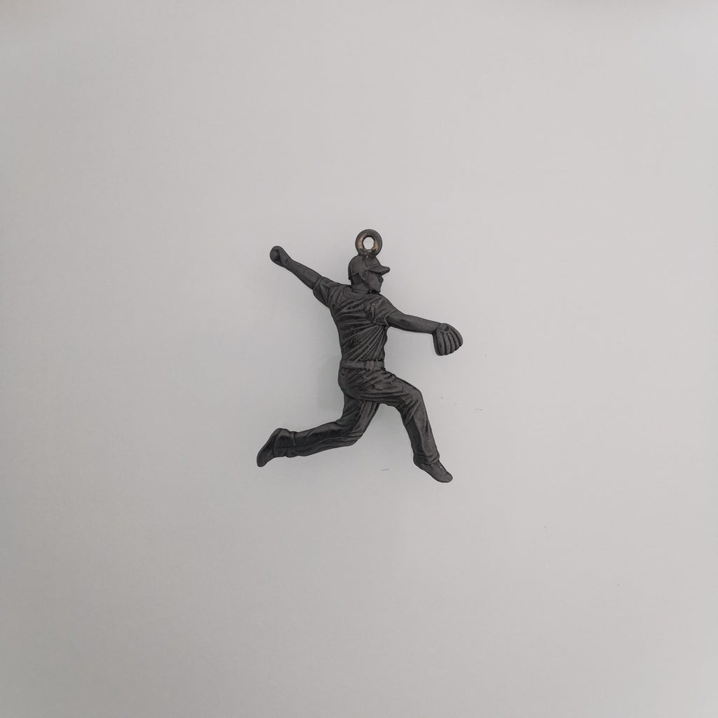 Бейзбол – Мъжки спортен медальон за бейзболист питчър от сребро 925 с оксидирано черно покритие – Ръчно изработено бижу талисман – Идеален подарък за спортисти, треньори и фенове – SSJ