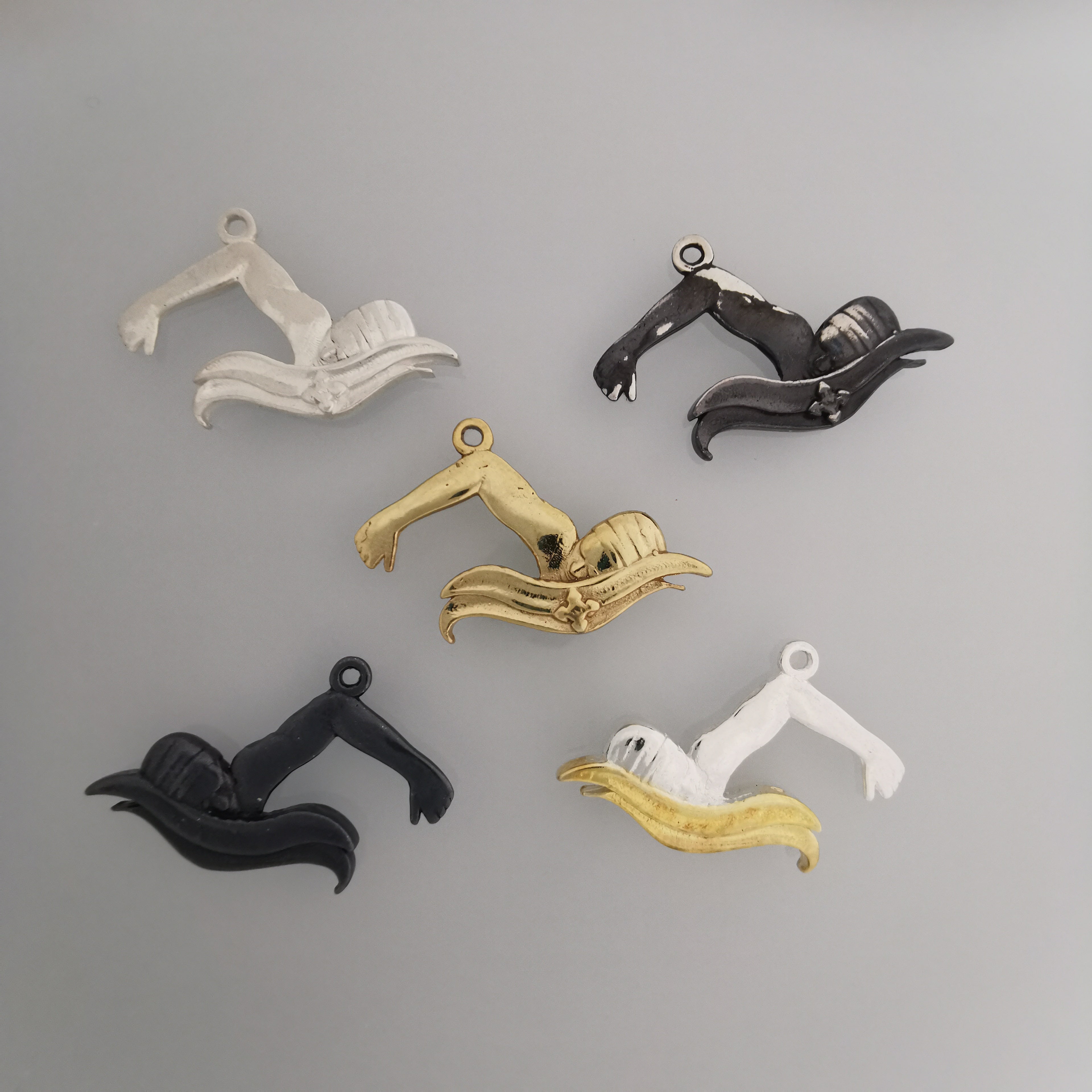 Плувец (кроул) – Мъжки спортен медальон от сребро 925 с класическо покритие – Ръчно изработено спортно бижу – Идеален подарък за мъж, фен на плуването – SSJ