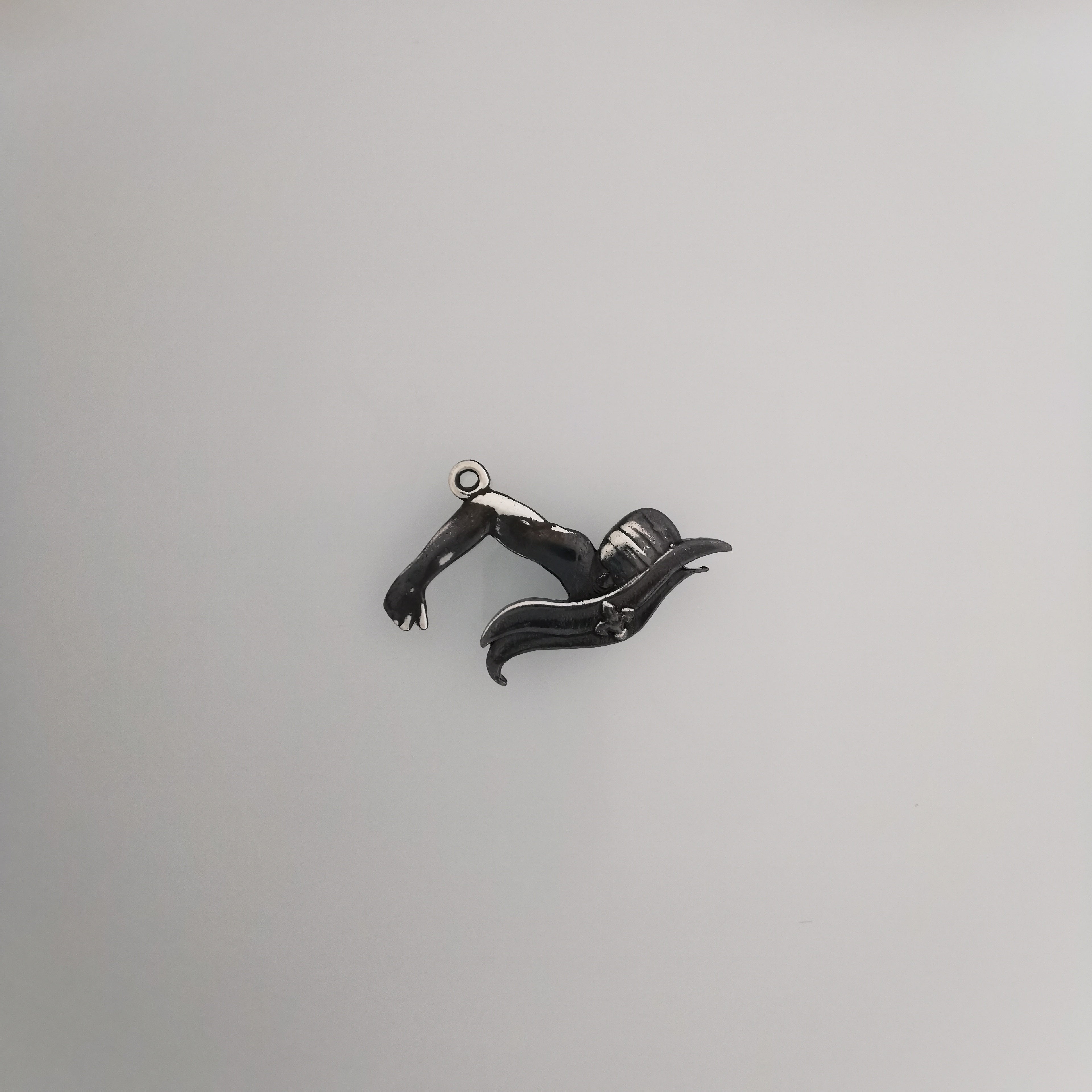 Плувец (кроул) – Мъжки спортен медальон от сребро 925 с оксидирано покритие – Ръчно изработено спортно бижу – Идеален подарък за мъж, фен на плуването – SSJ