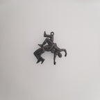 Борба – Мъжки спортен медальон от сребро 925 с оксидирано покритие – Ръчно изработено бижу талисман за борци, треньори и фенове на бойните изкуства – SSJ