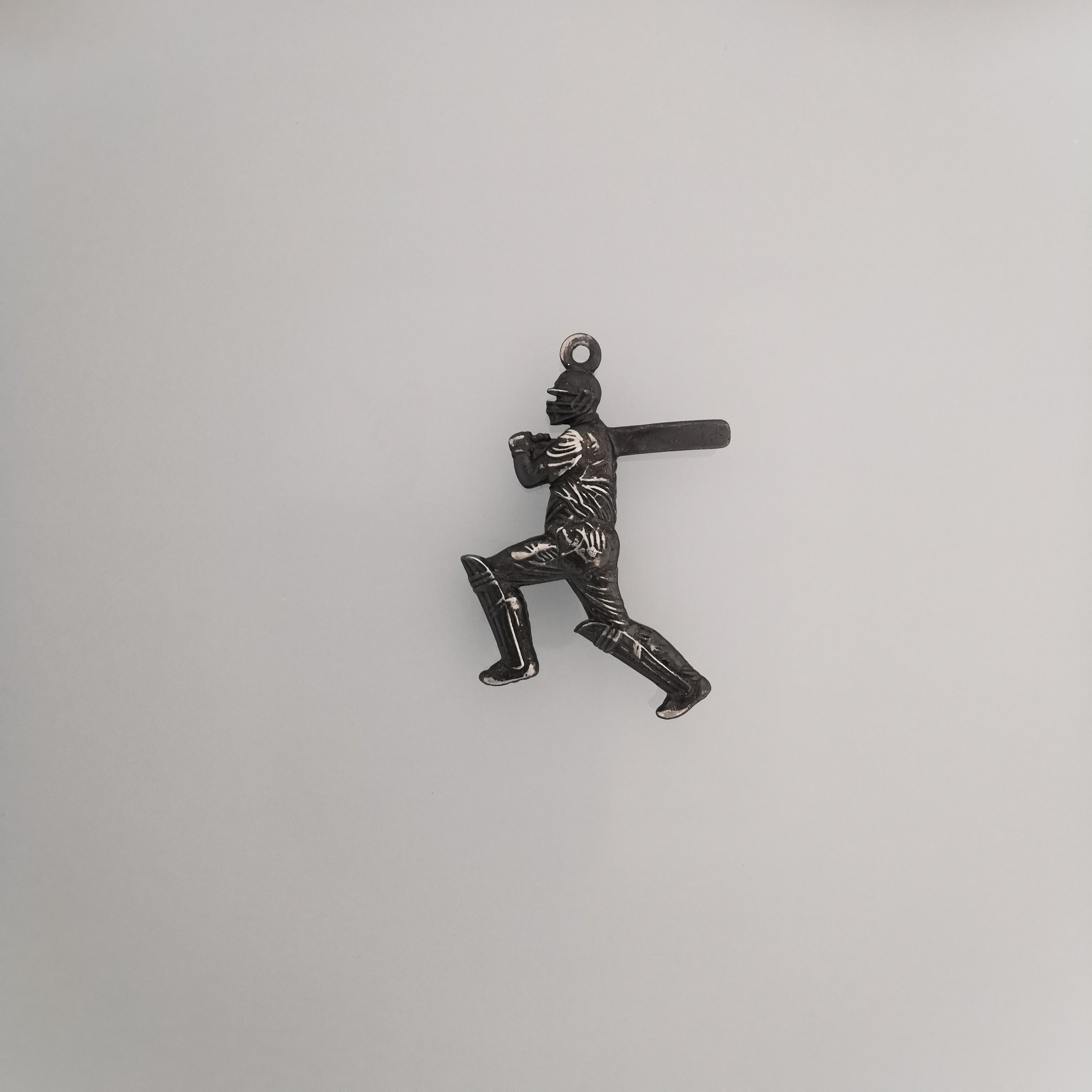 Крикет – Мъжки спортен медальон с винтидж покритие – Сребро 925 – Ръчно изработено спортно бижу – Идеален подарък – SSJ