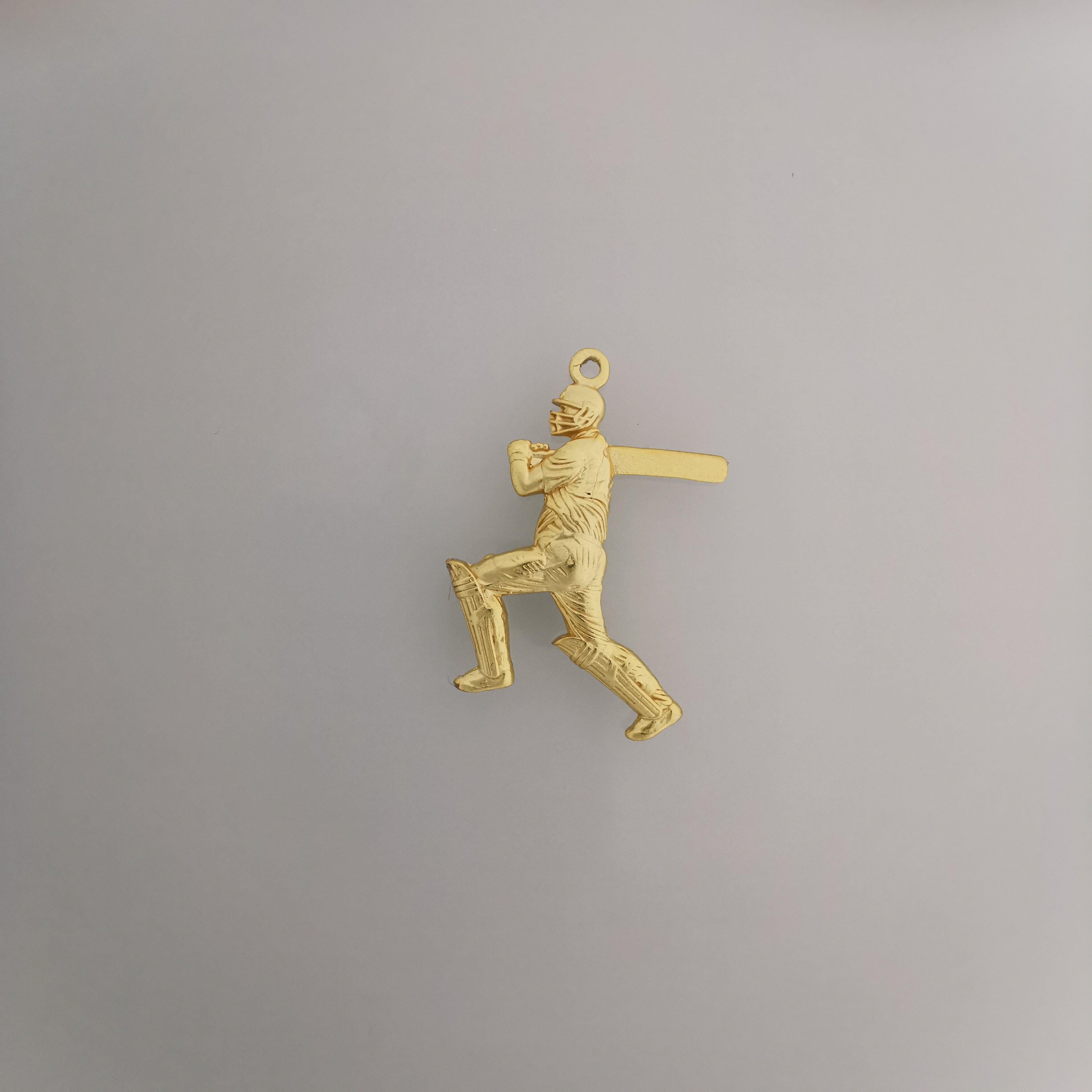 Крикет – Мъжки спортен медальон с частично позлатено покритие – Сребро 925 – Ръчно изработено спортно бижу – Идеален подарък – SSJ