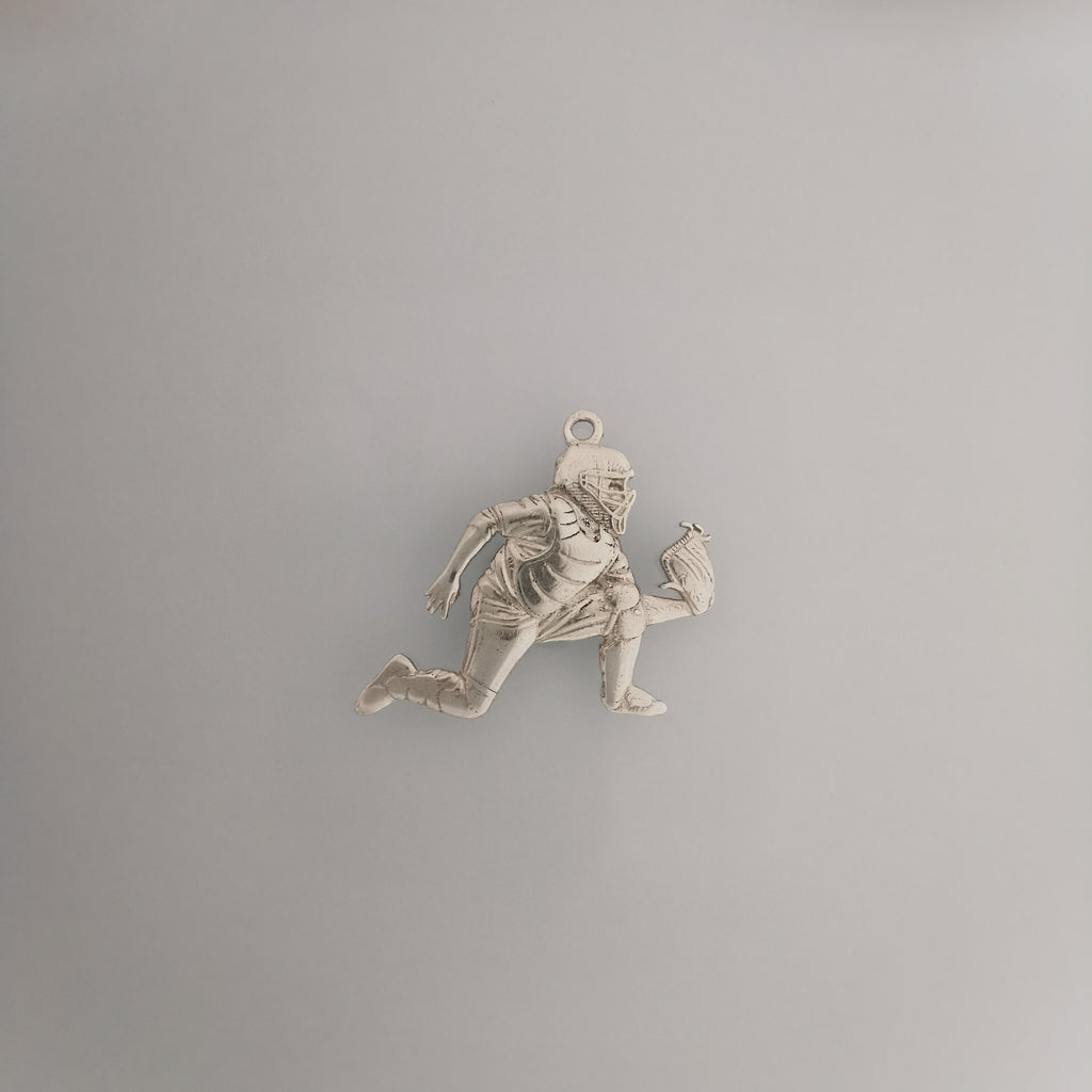 Бейзбол – Мъжки спортен медальон от сребро 925 – Ръчно изработено бижу талисман за бейзболисти, треньори и фенове – Идеален спортен подарък – SSJ