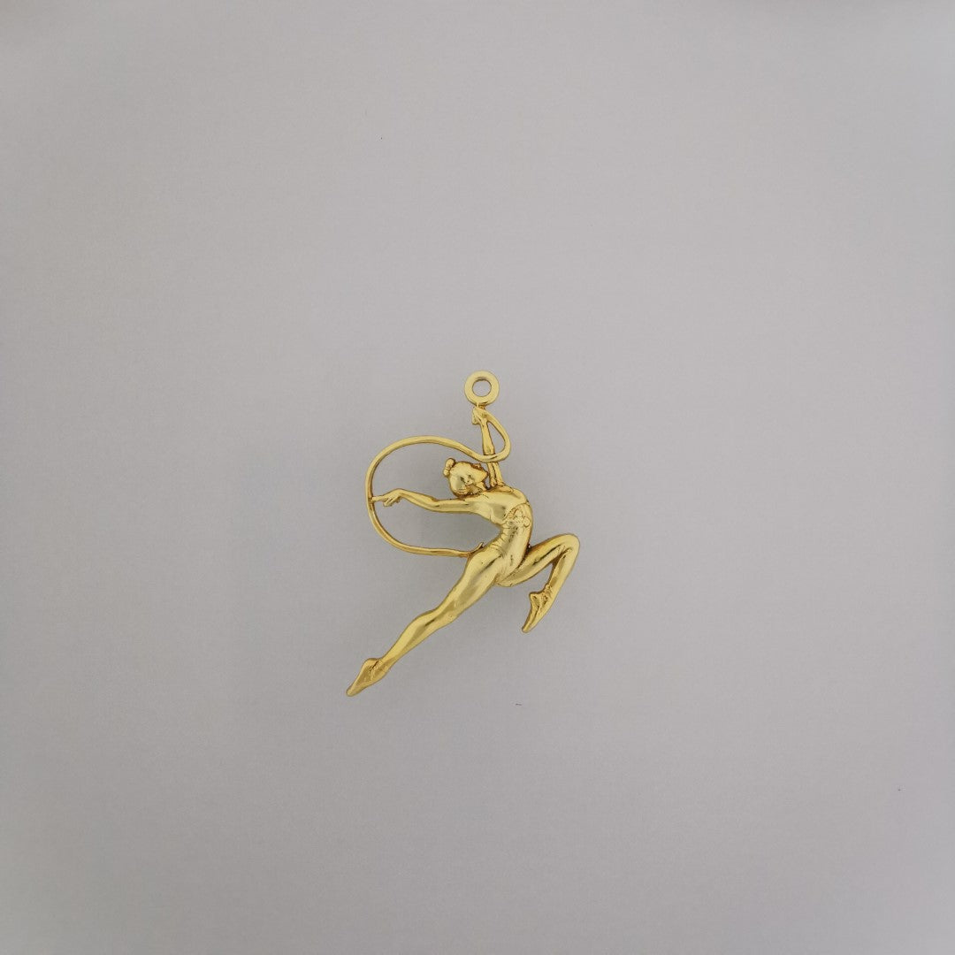 Художествена гимнастика (съчетание с лента) – Дамски спортен медальон от сребро 925 с позлатено покритие – Ръчно изработено спортно бижу – Идеален подарък за жена, фенка на художествената гимнастика – SSJ