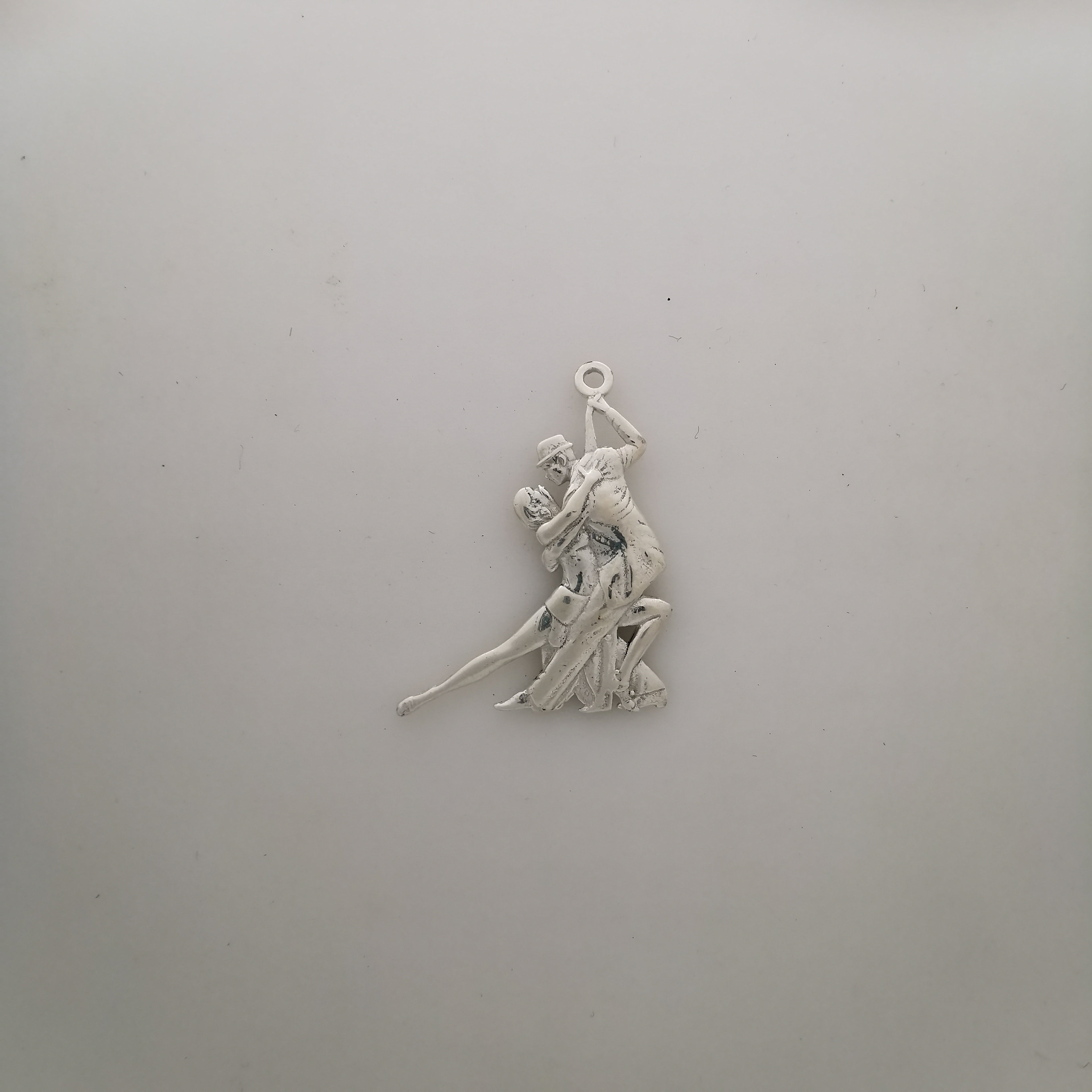 Аржентинско танго – Унисекс спортен медальон от сребро 925 с частично позлатено покритие – Ръчно изработено спортно бижу – Идеален подарък за жена, фенка на спортните танци – SSJ