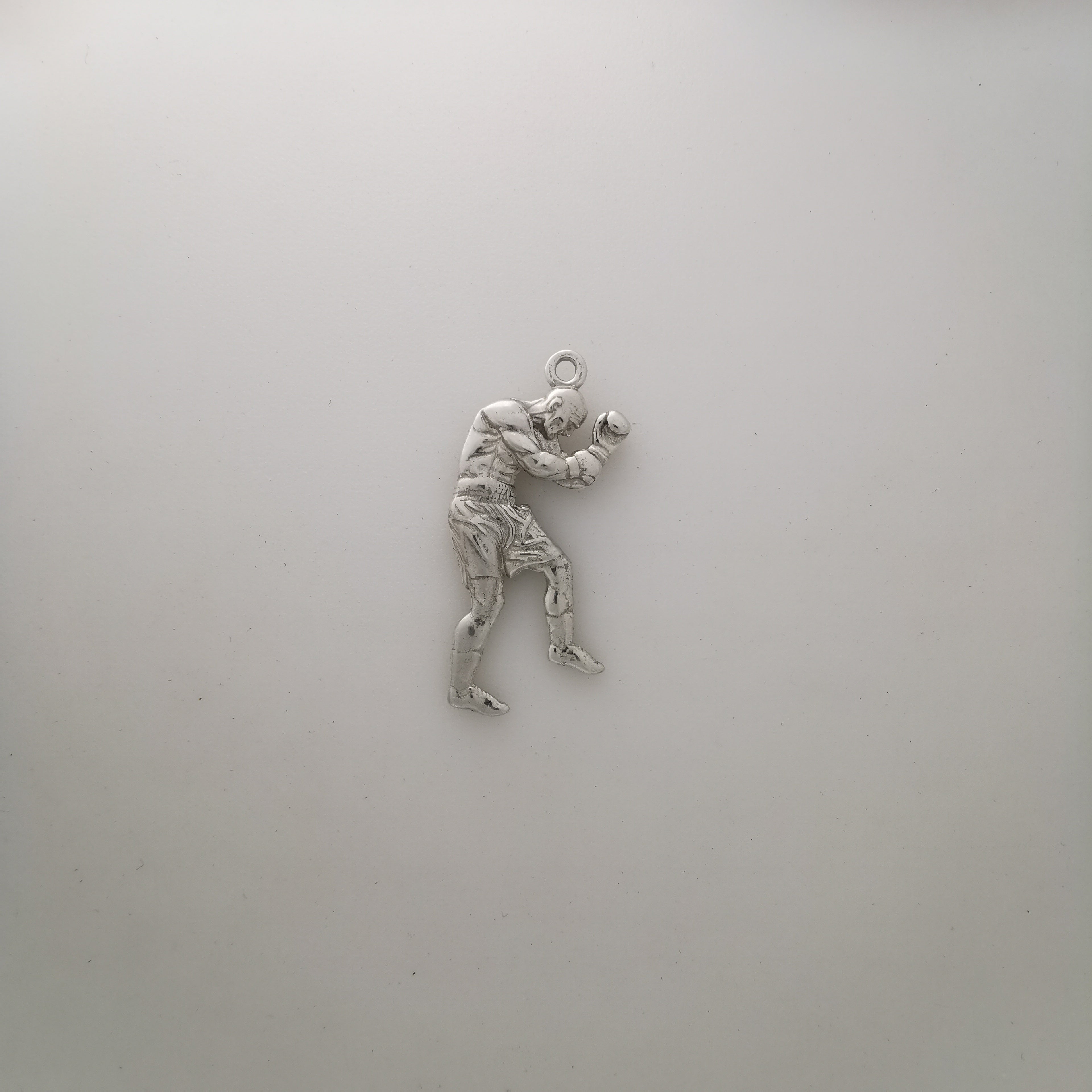 Боксьор – Мъжки спортен медальон за бойци, боксьори и MMA атлети от сребро 925 с винтидж покритие – Ръчно изработено бижу талисман за бойни изкуства – SSJ