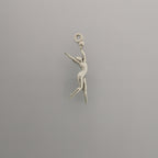 Художествена гимнастика (съчетание с топка) – Дамски спортен медальон от сребро 925 в класическо сребро – Ръчно изработено спортно бижу – Идеален подарък за жена, фенка на художествената гимнастика – SSJ