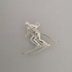 Скиор – Унисекс спортен медальон от класическо сребро 925 – Ръчно изработено спортно бижу – Идеален подарък за фен на зимните спортове – SSJ