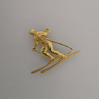 Скиор – Унисекс спортен медальон от сребро 925 с позлатено покритие – Ръчно изработено спортно бижу – Идеален подарък за фен на зимните спортове – SSJ