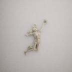 Волейболистка – Женски спортен медальон от класическо сребро 925 – Ръчно изработено бижу/талисман – Идеален подарък – SSJ