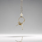 Въздушна акробатика – Женски спортен медальон от сребро 925 с частично 18K позлатено покритие – Ръчно изработено бижу талисман за гимнастички и танцьорки – Идеален подарък за спортист, треньор или фен – SSJ