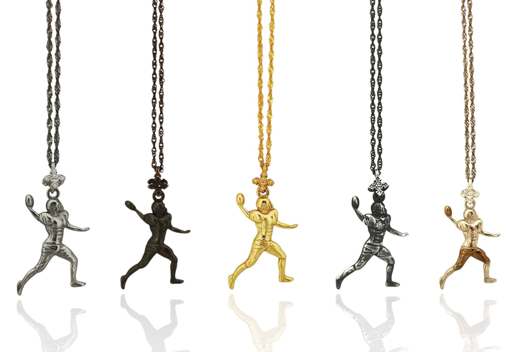 Американски футбол – Мъжки спортен медальон от сребро 925 с класическо полирано покритие – Ръчно изработено бижу талисман за спортисти и фенове – Идеален подарък за играч, треньор или почитател – SSJ