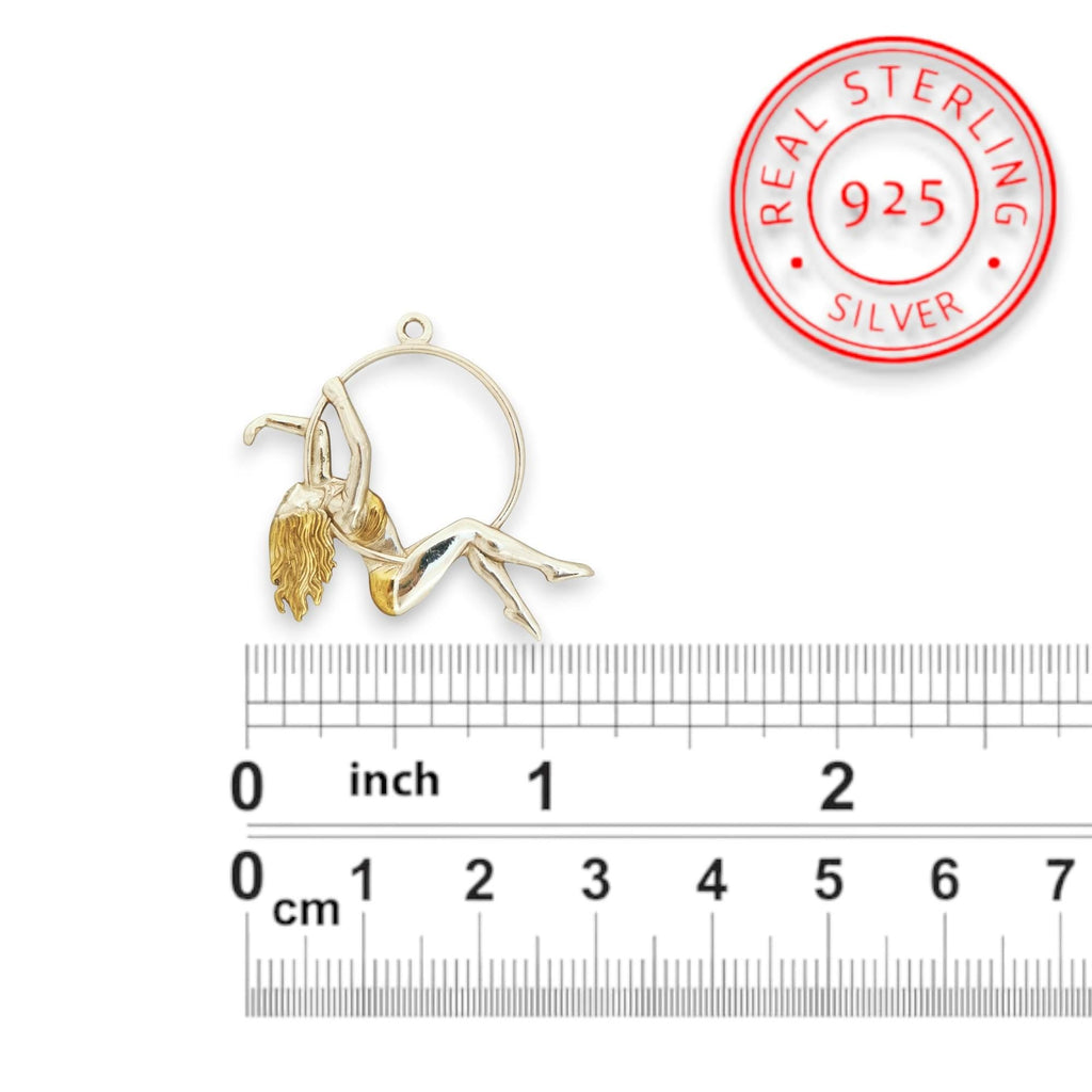 Въздушна акробатика – Женски спортен медальон от сребро 925 с частично позлатено покритие – Ръчно изработено бижу талисман за гимнастички и танцьорки – Идеален подарък за спортист, треньор или артист – SSJ
