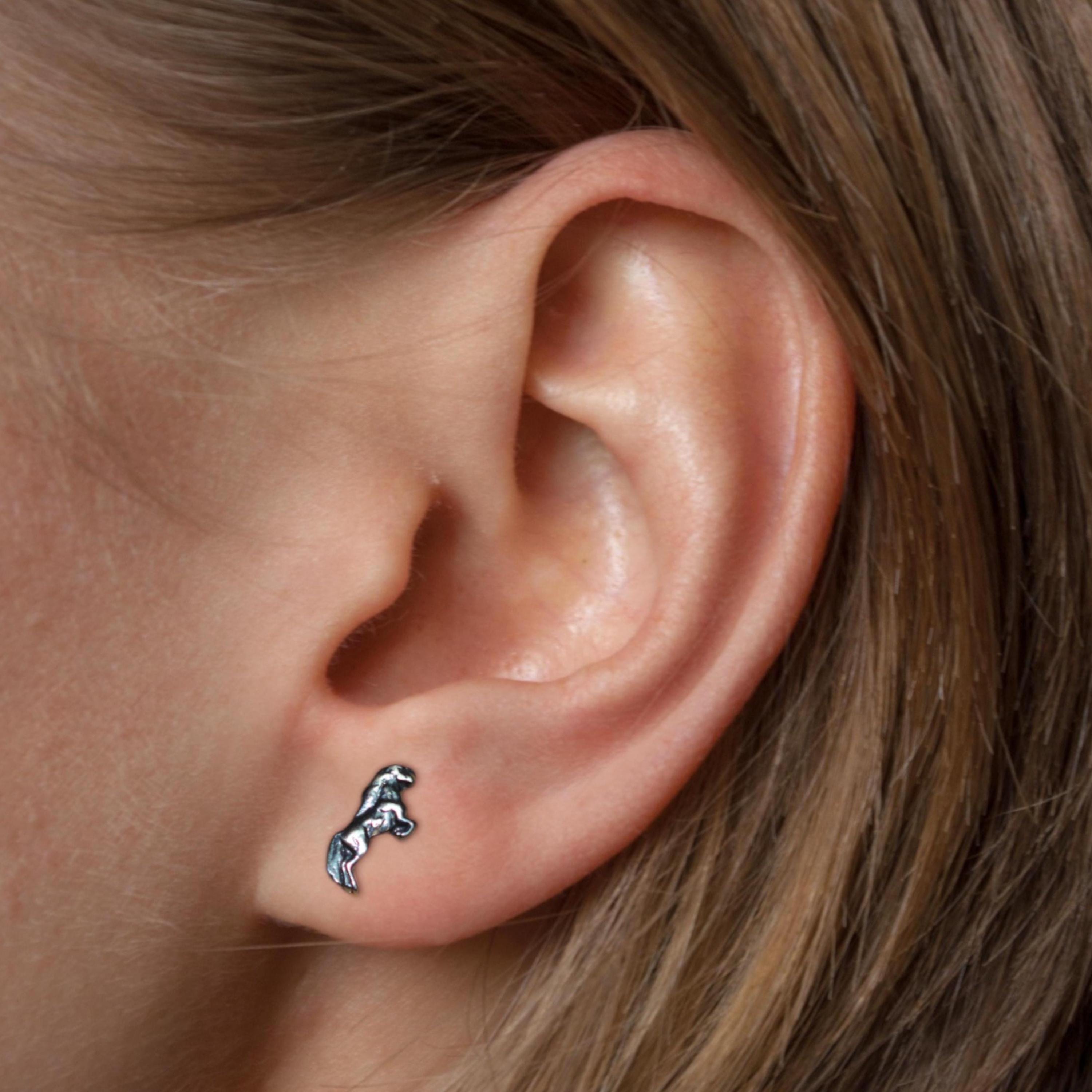 Кон – Дамски обеци с винтидж покритие – Сребро 925 – Ръчно изработени спортни бижута/талисмани конен спорт – Идеален подарък за жена – SSJ