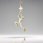 Баскетбол – Мъжки спортен медальон от сребро 925 с частично позлатено покритие – Ръчно изработено бижу талисман за баскетболисти и фенове – Идеален подарък за спортист, треньор или почитател – SSJ