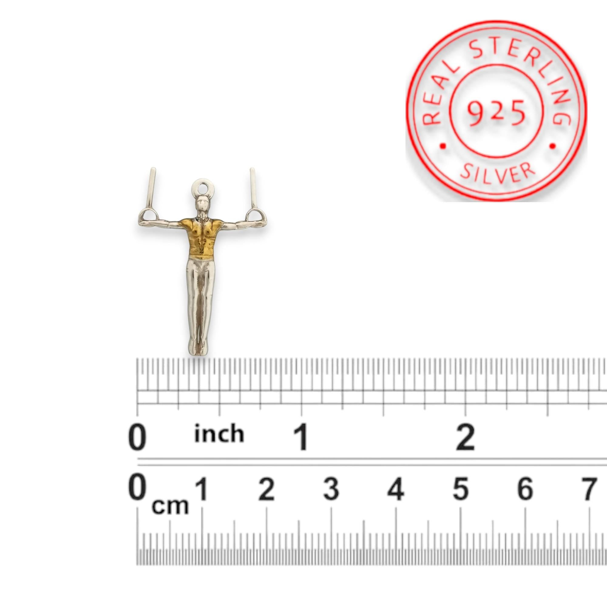 Гимнастик на халки – Мъжки спортен медальон от сребро 925 с частично позлатено покритие – Ръчно изработено бижу талисман за гимнастици и спортисти – Идеален подарък за спортист, треньор или фен – SSJ