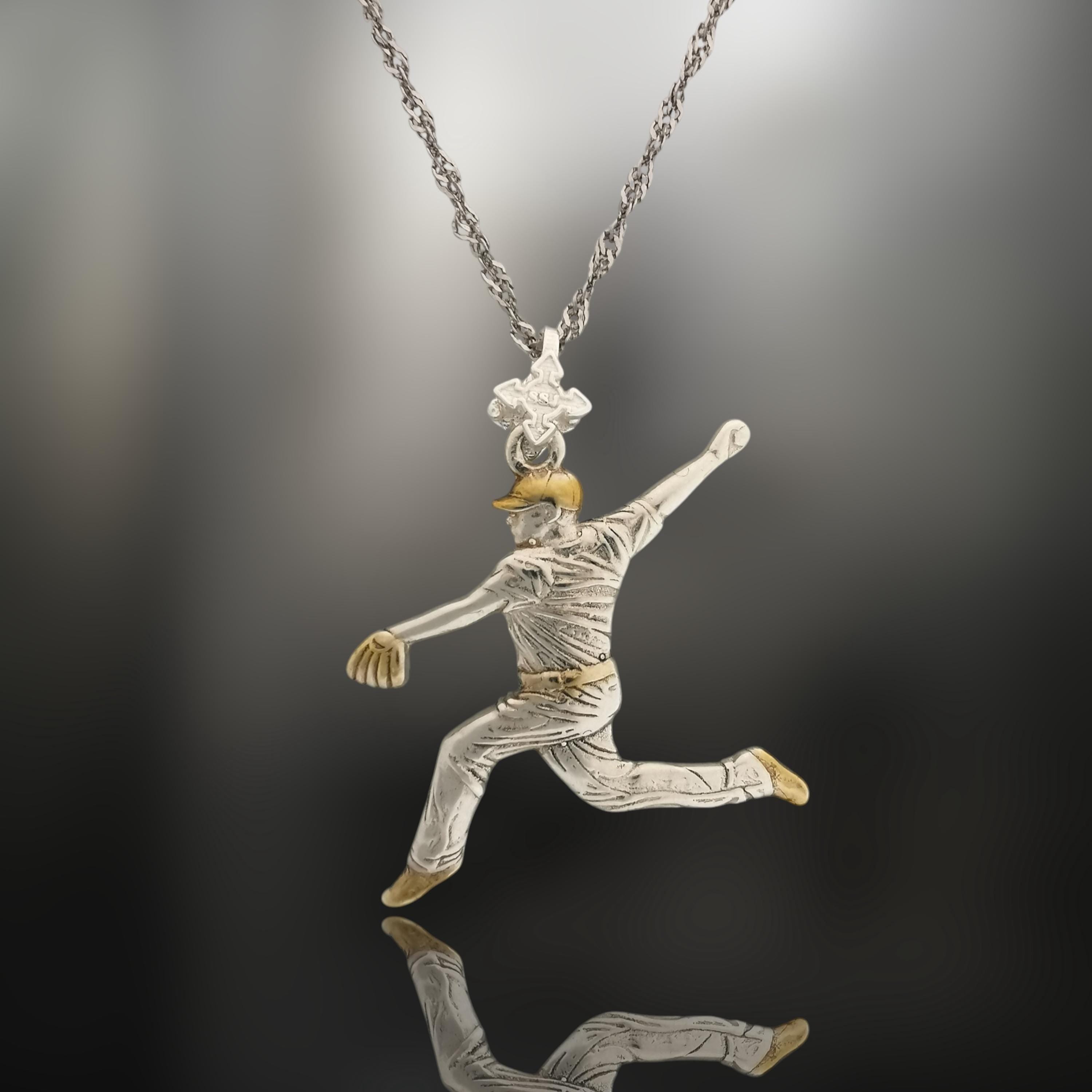 Бейзбол – Мъжки спортен медальон за бейзболист питчър от сребро 925 с частично позлатено покритие – Ръчно изработено бижу талисман – Идеален подарък за спортисти, треньори и фенове – SSJ