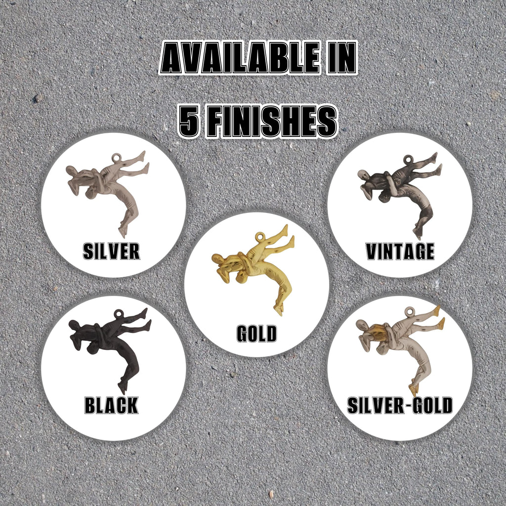 Борец – Мъжки спортен медальон за борба от сребро 925 с частично позлатено покритие – Ръчно изработено бижу талисман за спортисти, треньори и фенове на бойните изкуства – SSJ