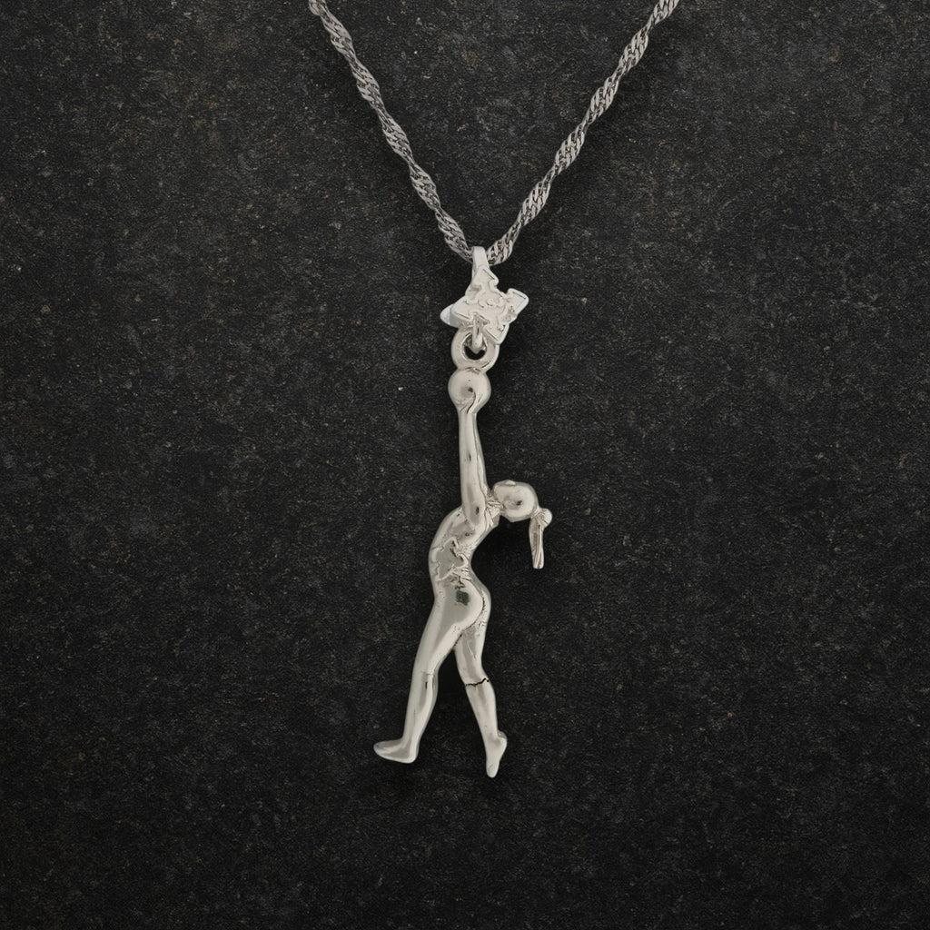Художествена гимнастика (съчетание с топка) – Дамски спортен медальон от сребро 925 в класическо сребро – Ръчно изработено спортно бижу – Идеален подарък за жена, фенка на художествената гимнастика – SSJ