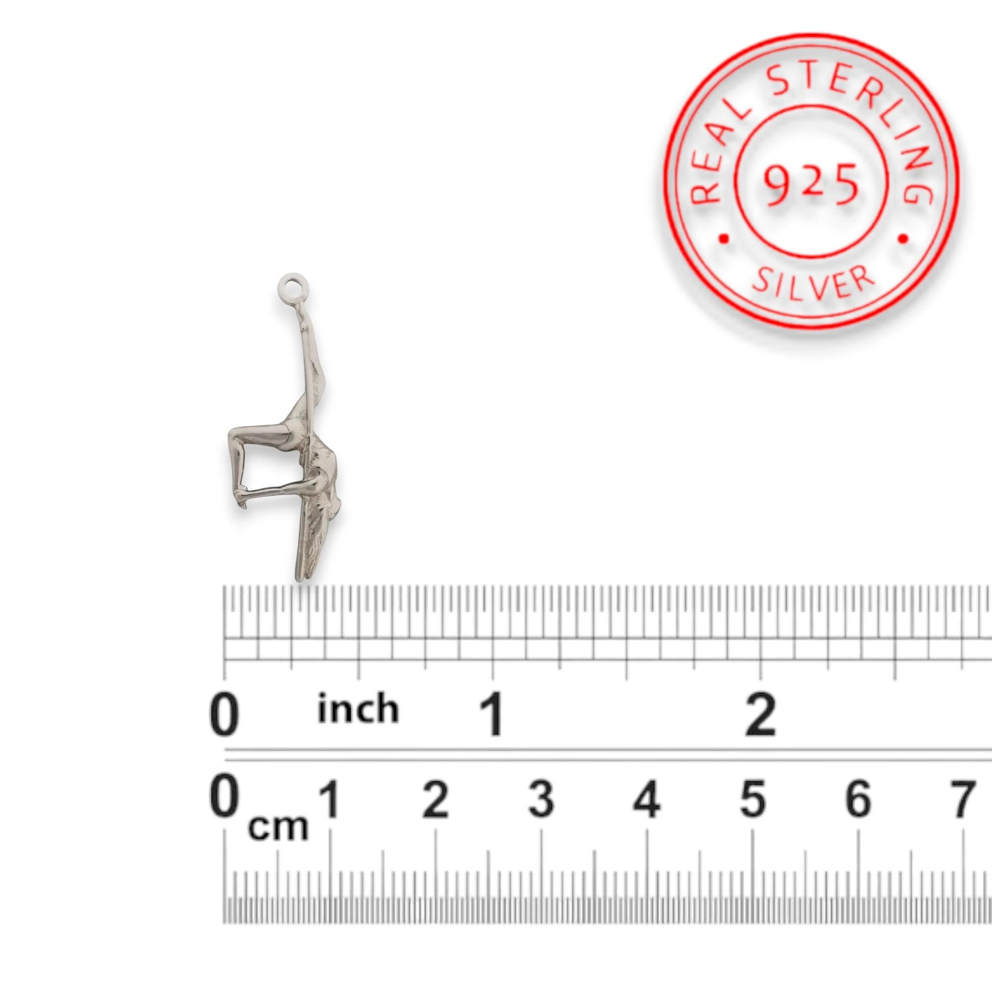 Pole Dance (Танци на пилон) – Дамски спортен медальон от сребро 925 в класическо сребро – Ръчно изработено спортно бижу – Идеален подарък за жена, фенка на гимнастиката – SSJ