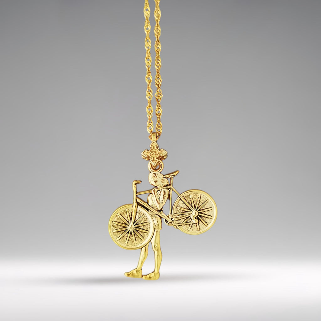 Колоездачка – Велосипедистка – Женски спортен медальон с позлатено покритие – Сребро 925 – Ръчно изработено бижу за дами с любов към колоезденето – SSJ