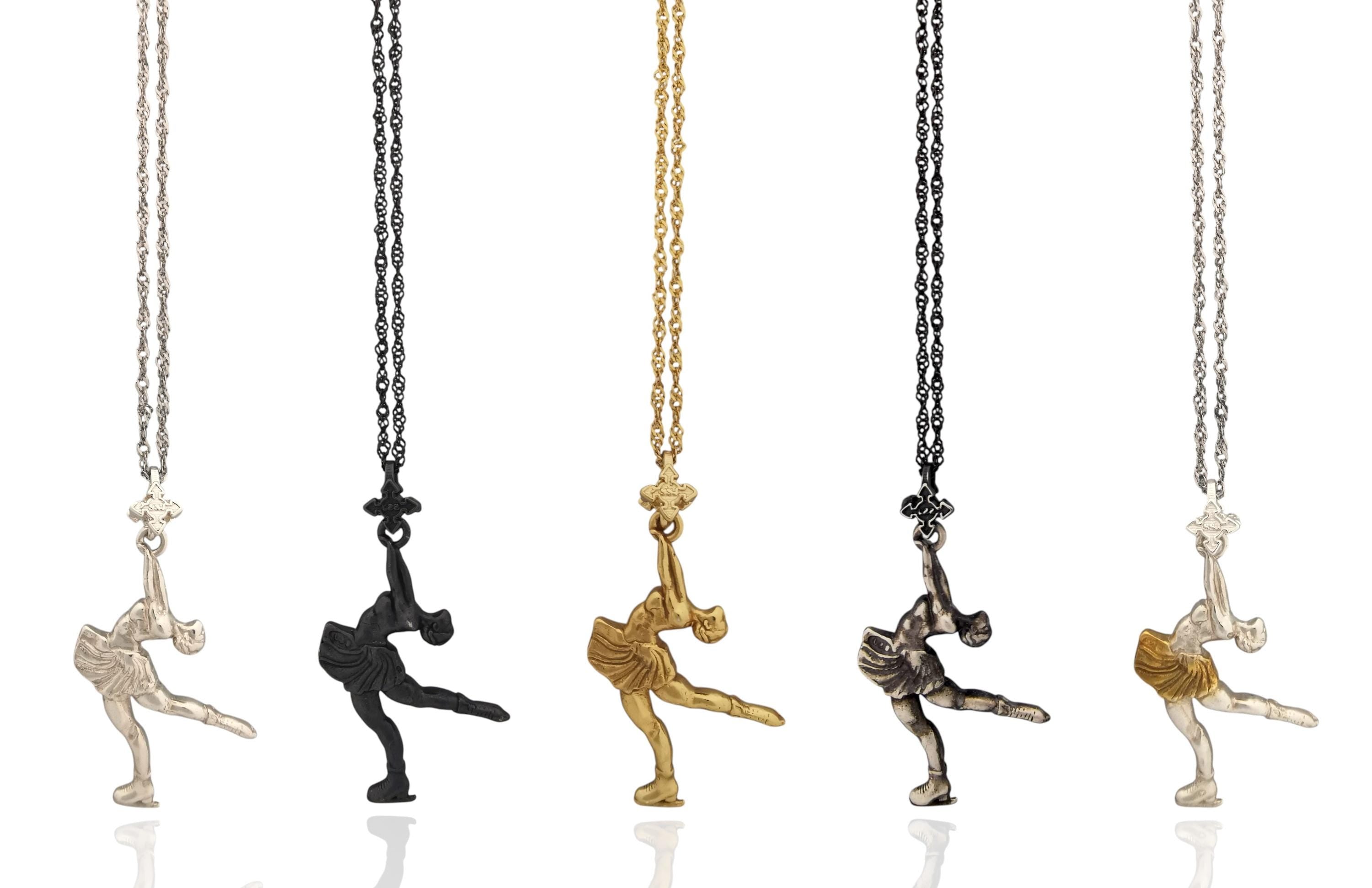 Фигурно пързаляне (пирует) – Дамски спортен медальон от сребро 925 с оксидирано покритие – Ръчно изработено спортно бижу – Идеален подарък за жена, фенка на фигурното пързаляне – SSJ