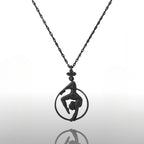 Въздушна акробатика – Женски спортен медальон от сребро 925 с оксидирано покритие – Ръчно изработено бижу талисман за гимнастички и артистки – Идеален подарък за спортист, треньор или фен – SSJ