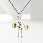 Вдигане на тежести – Мъжки спортен медальон от сребро 925 с частично позлатено покритие – Ръчно изработено спортно бижу – Идеален подарък за мъж, фен на силовите спортове – SSJ