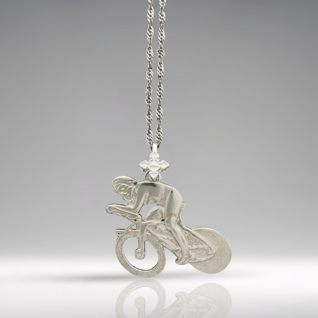 Колоездач – Велосипедист – Пистов състезател – Мъжки спортен медальон от сребро 925 – Ръчно изработено бижу за шосейно и пистово колоездене – SSJ