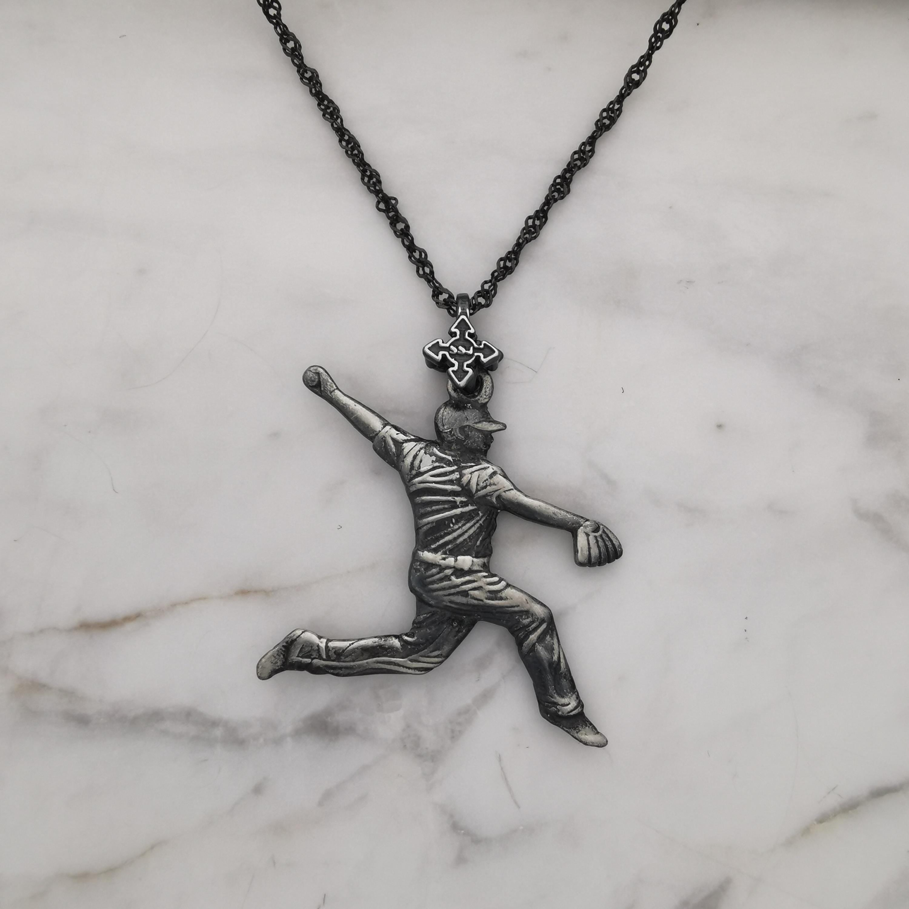 Бейзбол – Мъжки спортен медальон за бейзболист питчър от сребро 925 с винтидж покритие – Ръчно изработено бижу талисман – Идеален подарък за спортисти, треньори и фенове – SSJ