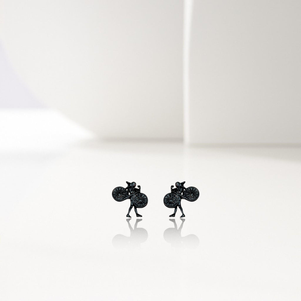 Дамски обеци „Колоездачка“ – Оксидирано сребро 925 – Ръчно изработени спортни бижута – SSJ
