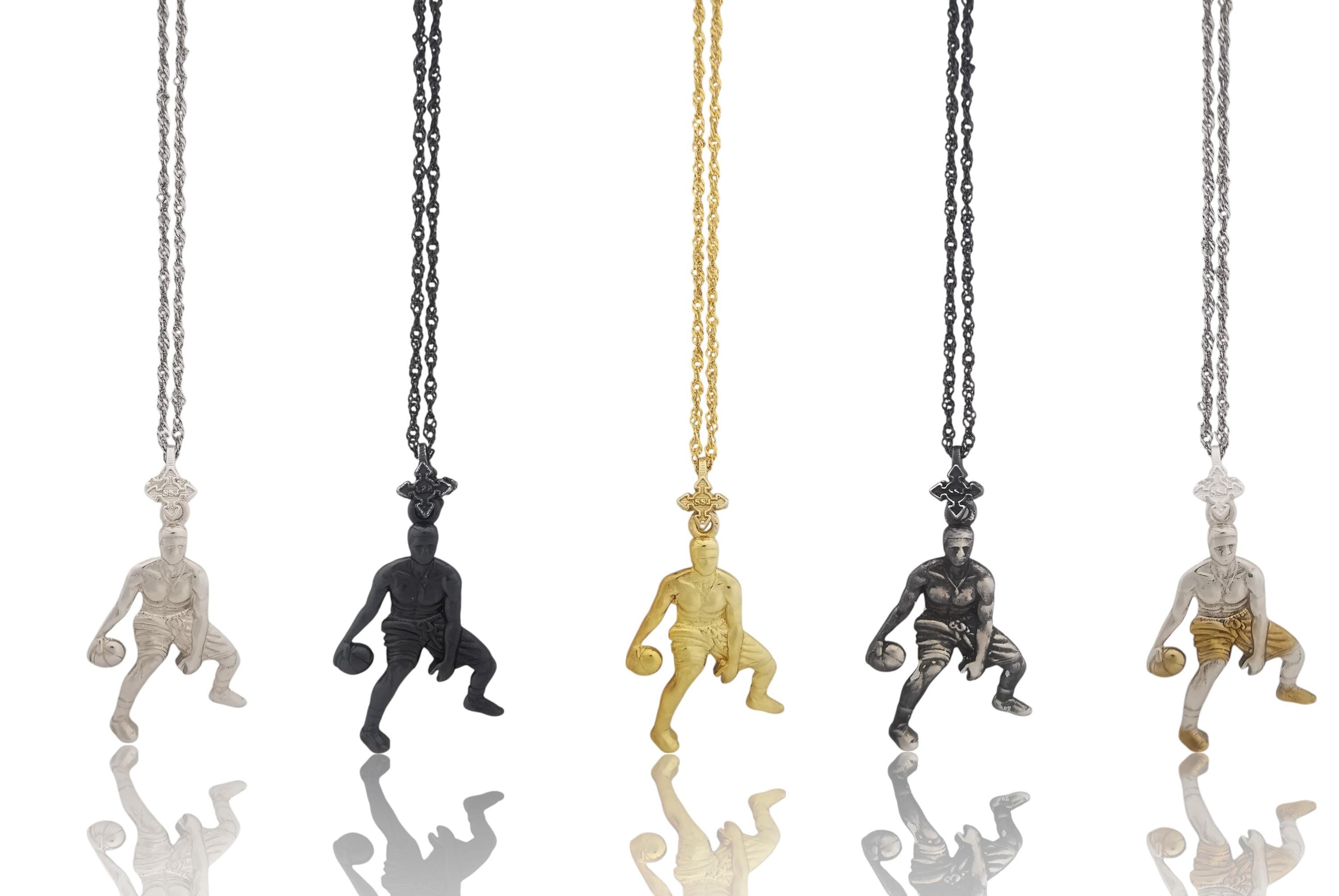 Баскетбол – Мъжки спортен медальон от сребро 925 с винтидж покритие – Ръчно изработено бижу талисман за баскетболисти и фенове – Идеален подарък за спортист, треньор или почитател – SSJ