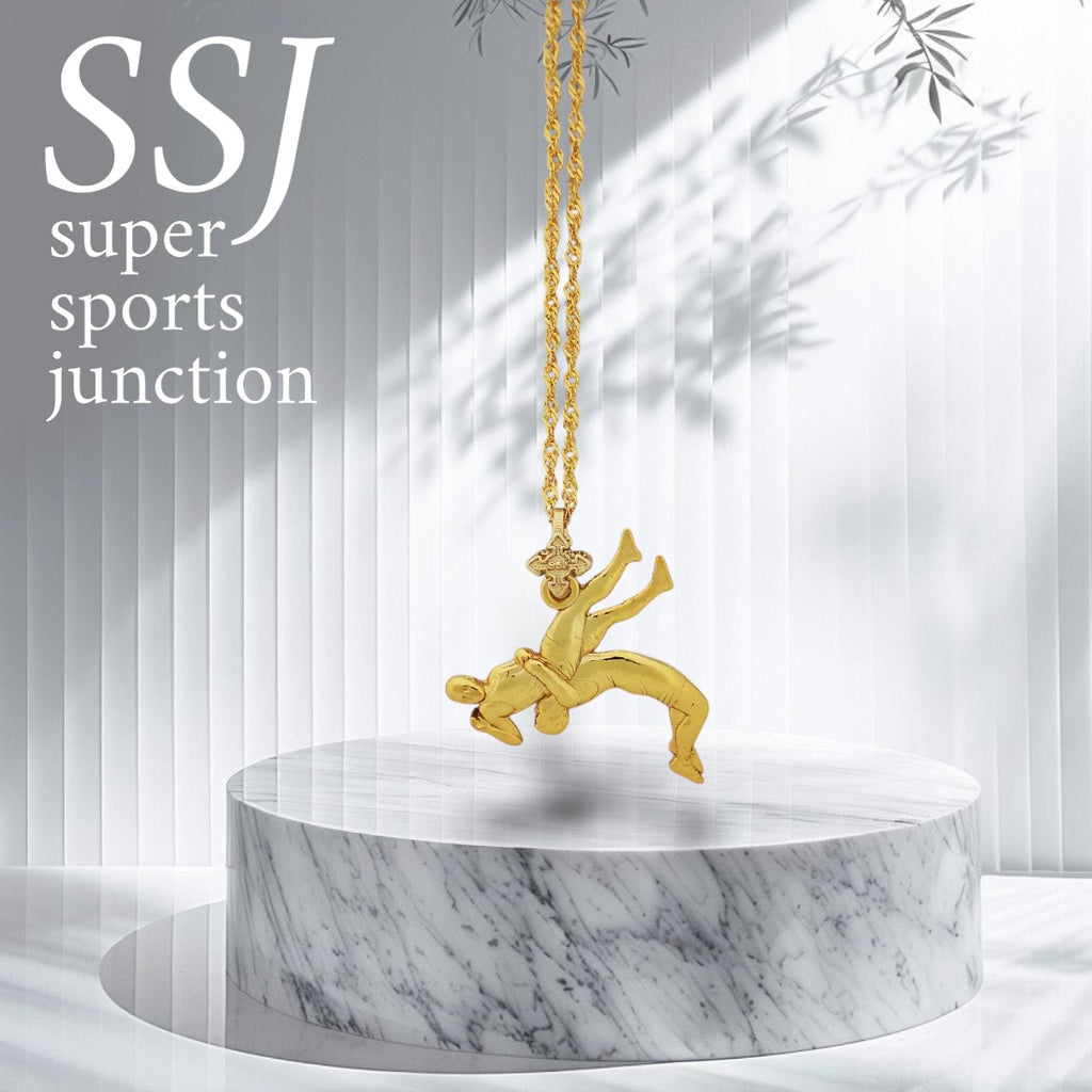 Борец – Мъжки спортен медальон за борба от сребро 925 с позлатено покритие – Ръчно изработено бижу талисман за спортисти, треньори и фенове на бойните изкуства – SSJ