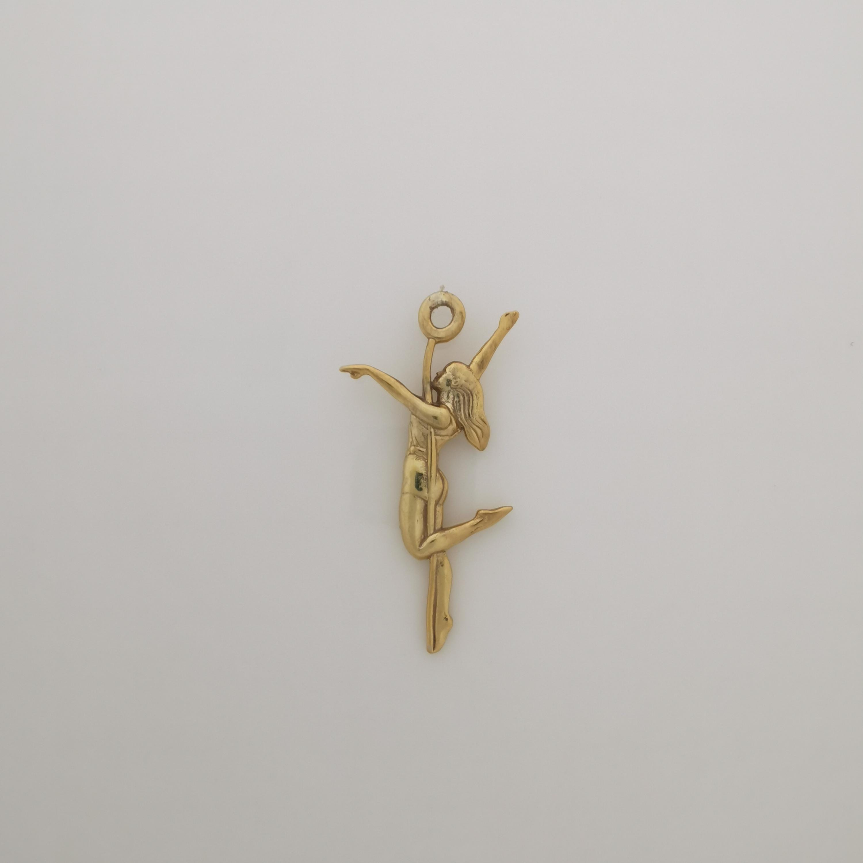 Pole Dance (Танци на пилон) – Дамски спортен медальон от сребро 925 с позлатено покритие – Ръчно изработено спортно бижу – Идеален подарък за жена, фенка на гимнастиката – SSJ