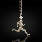 Атлетка – Женски спортен медальон за бегачки, спринтьорки и маратонки от сребро 925 – Ръчно изработено бижу талисман за лекоатлетки – SSJ