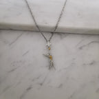 Художествена гимнастика (съчетание с топка) – Дамски спортен медальон от сребро 925 с частично позлатено покритие – Ръчно изработено спортно бижу – Идеален подарък за жена, фенка на художествената гимнастика – SSJ