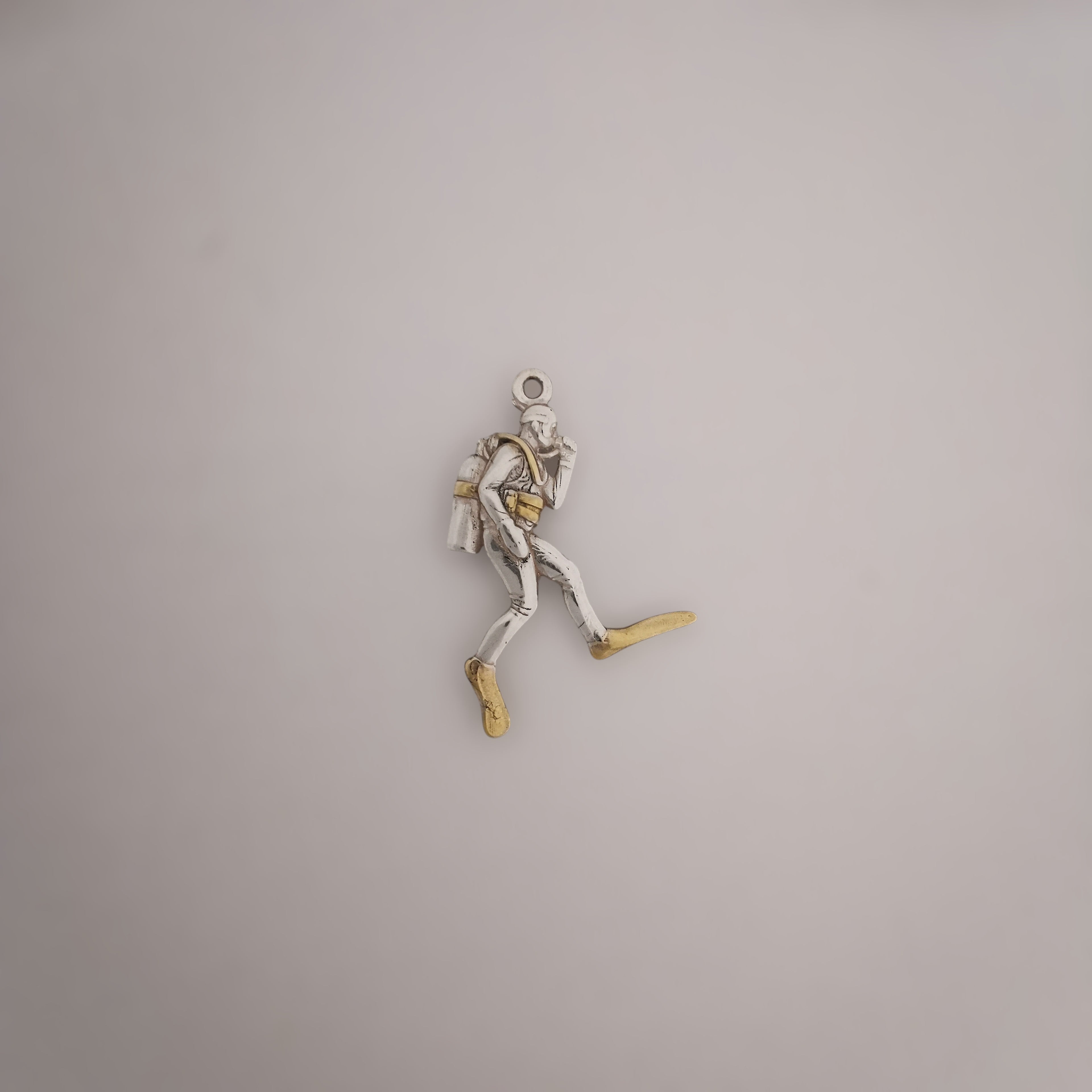 Водолаз – Мъжки медальон Гмуркач от сребро 925 с винтидж покритие – Ръчно изработено бижу Дайвинг за мъже с приключенски дух – SSJ