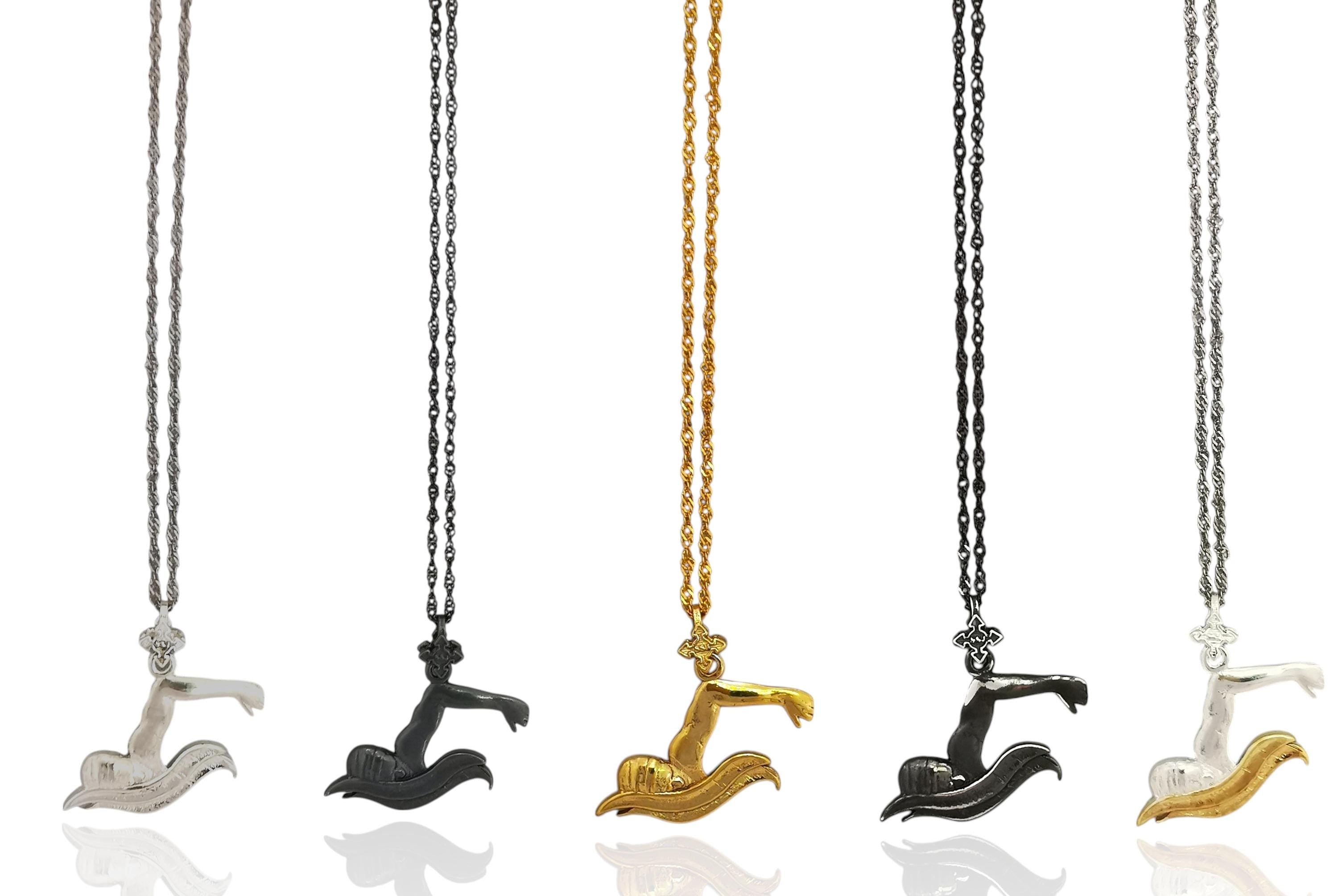 Плувец (кроул) – Мъжки спортен медальон от сребро 925 с винтидж покритие – Ръчно изработено спортно бижу – Идеален подарък за мъж, фен на плуването – SSJ