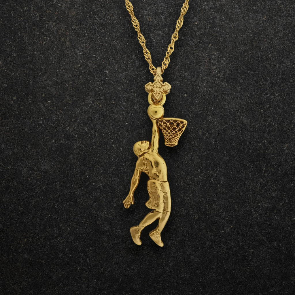 Баскетбол – Мъжки спортен медальон от сребро 925 с позлатено покритие – Ръчно изработено бижу талисман за баскетболисти и фенове – Идеален подарък за спортист или треньор – SSJ