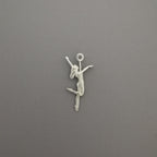 Pole Dance (Танци на пилон) – Дамски спортен медальон от сребро 925 в класическо сребро – Ръчно изработено спортно бижу – Идеален подарък за жена, фенка на гимнастиката – SSJ