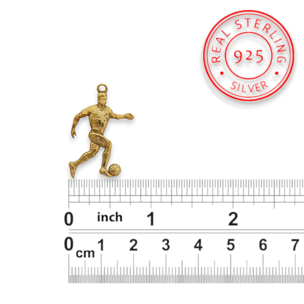 Футболист – Мъжки спортен медальон от сребро 925 с позлатено покритие – Ръчно изработено спортно бижу – Идеален подарък за мъж, фен на футбола – SSJ