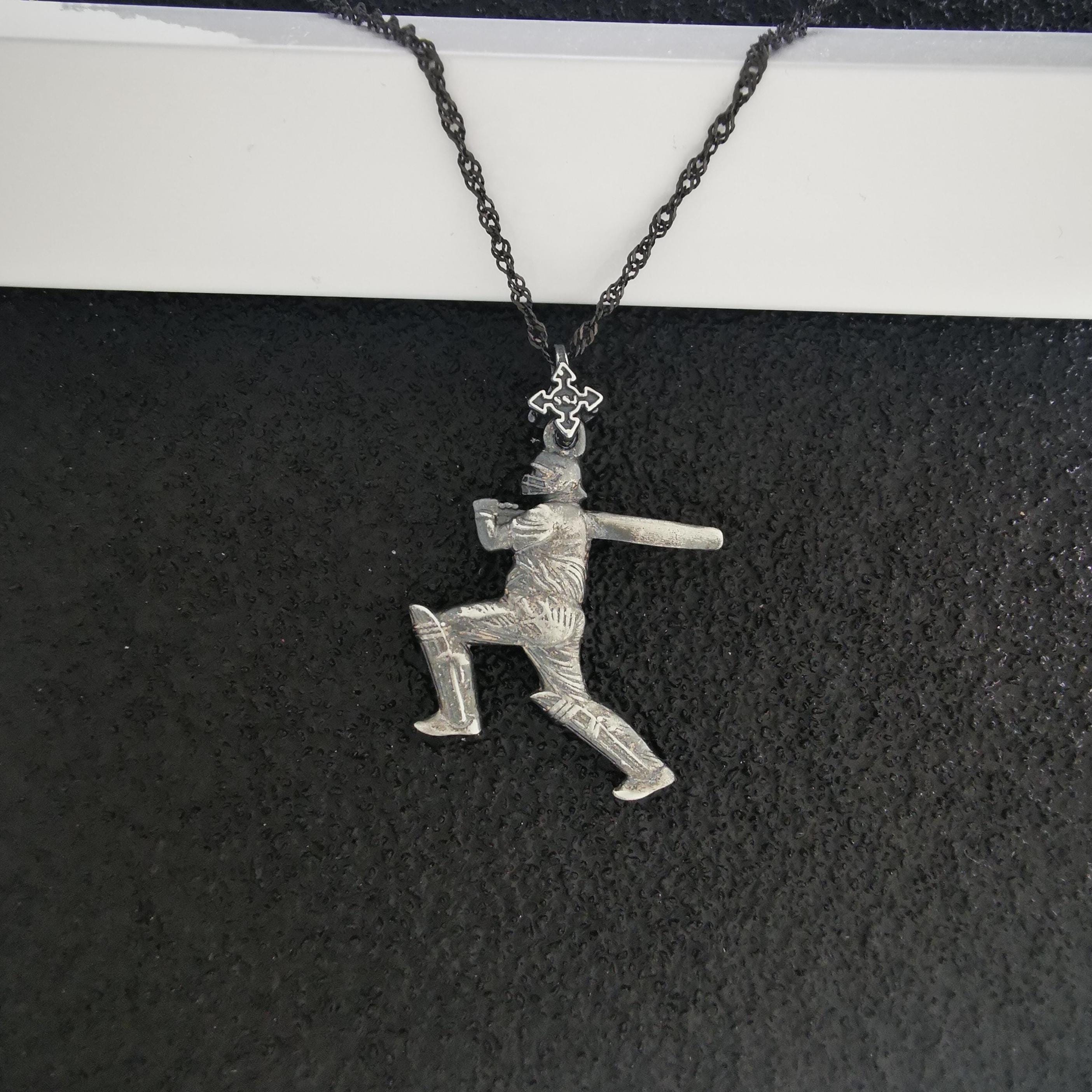 Крикет – Мъжки спортен медальон с винтидж покритие – Сребро 925 – Ръчно изработено спортно бижу – Идеален подарък – SSJ